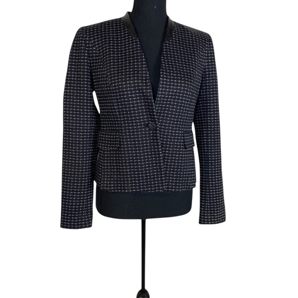 #700 CLASSIQUE ENTIER Fitted Blazer - Picture 1 of 11